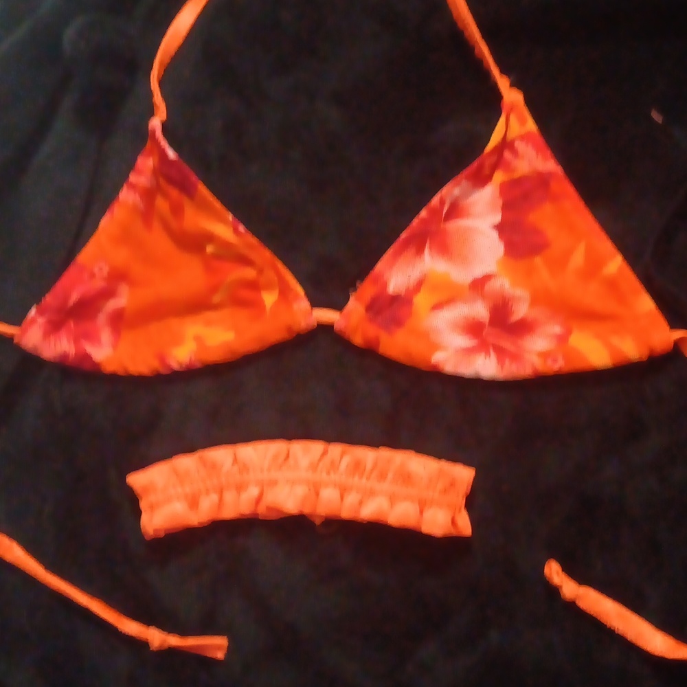 Orange garder and bikini top!